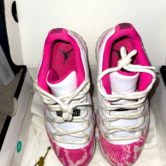 Jordan 11 Low Pink Snakeskin - Picture 1 of 3